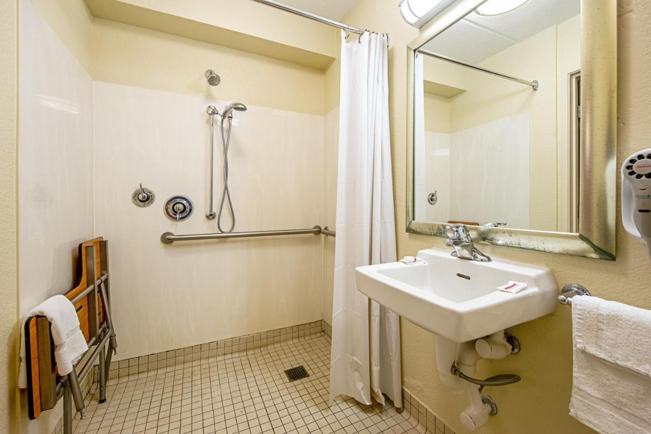 Red Roof Inn Asheville - Biltmore West מראה חיצוני תמונה