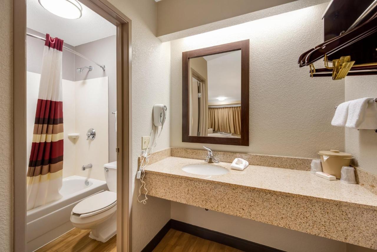 Red Roof Inn Asheville - Biltmore West מראה חיצוני תמונה