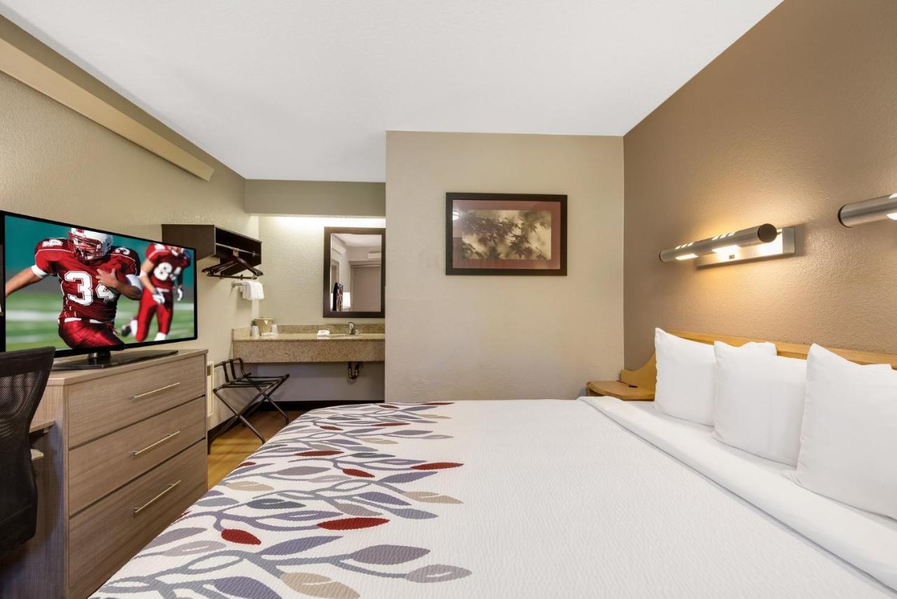 Red Roof Inn Asheville - Biltmore West מראה חיצוני תמונה