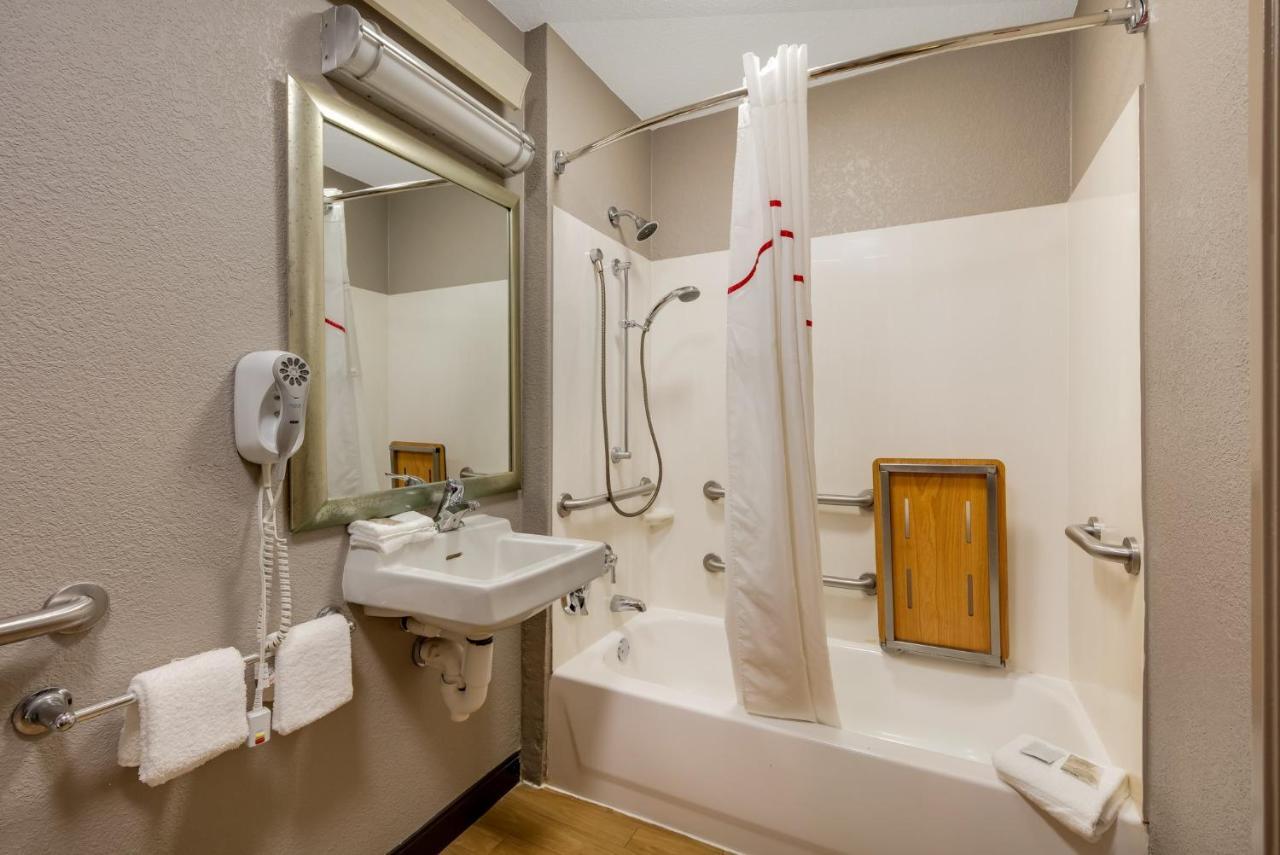 Red Roof Inn Asheville - Biltmore West מראה חיצוני תמונה