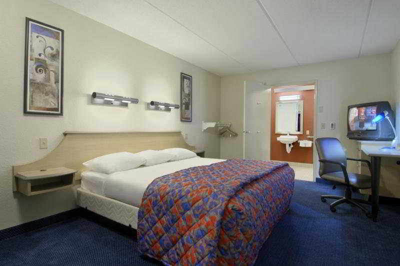 Red Roof Inn Asheville - Biltmore West חדר תמונה