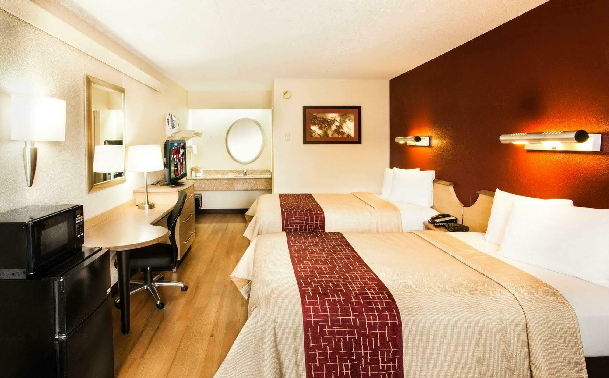 Red Roof Inn Asheville - Biltmore West מראה חיצוני תמונה