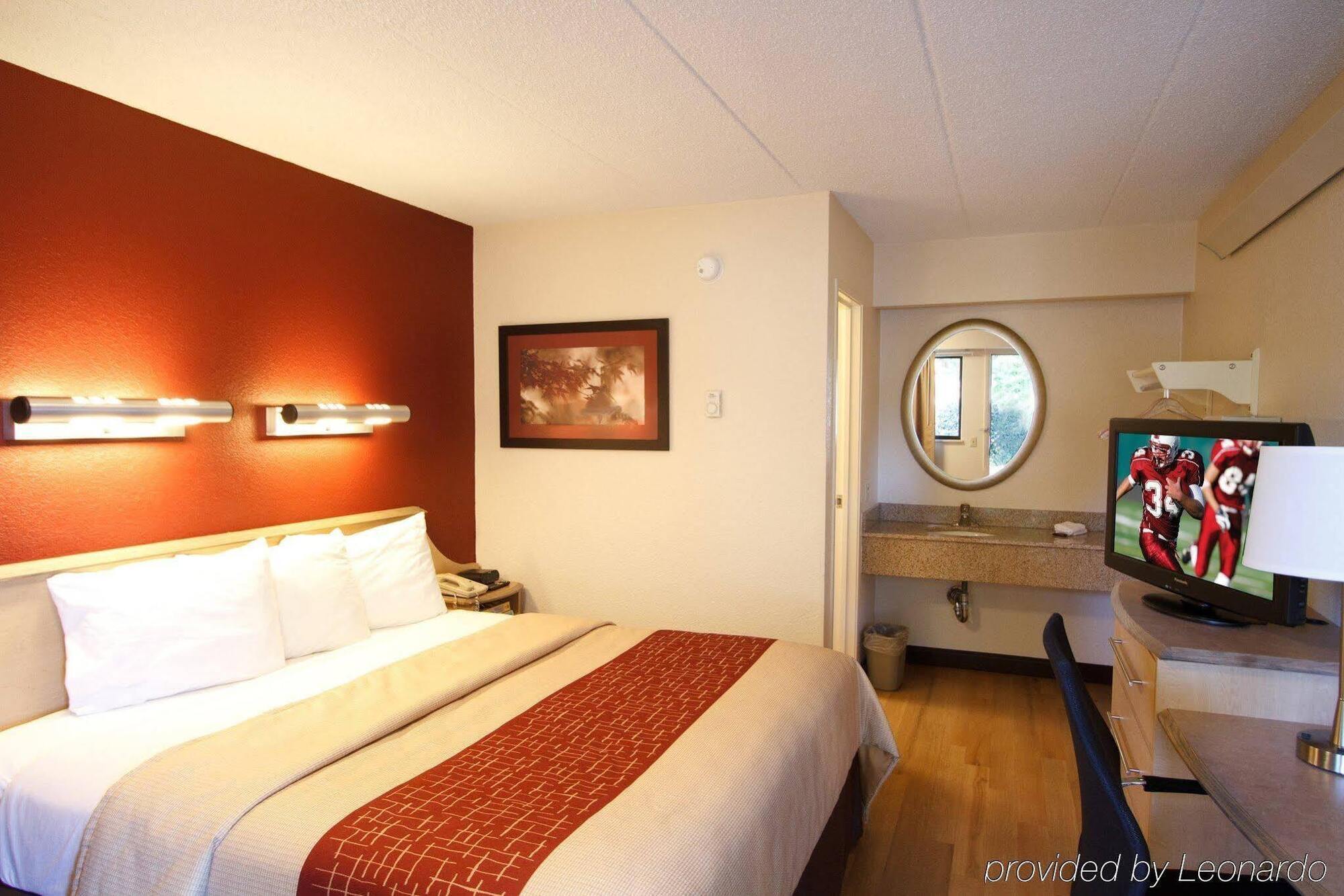 Red Roof Inn Asheville - Biltmore West מראה חיצוני תמונה
